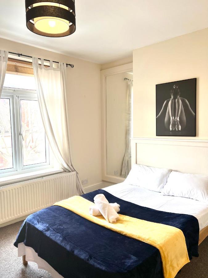 Aldgate Holiday Rooms London Exterior foto