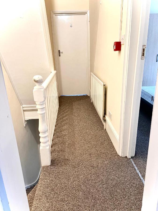 Aldgate Holiday Rooms London Exterior foto