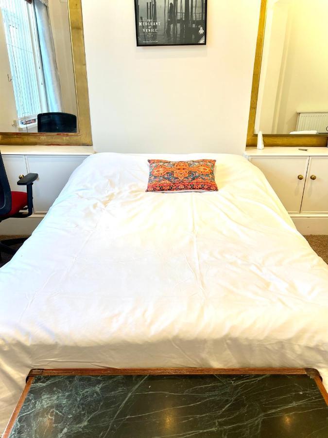 Aldgate Holiday Rooms London Exterior foto